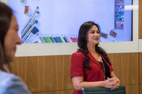 Hina Arif Tiwari, MD, leads a discussion